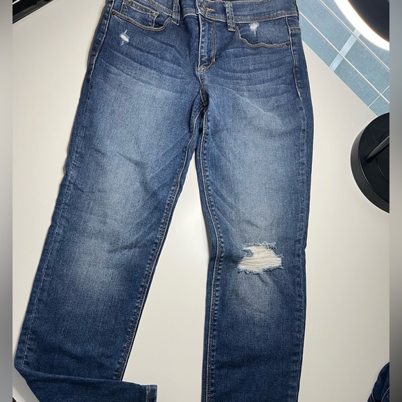 Sneak Peek jeans. Size 5 - Picture 2 of 6